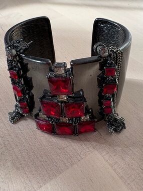 Kenneth Cole Cuff Bracelet And Earrings